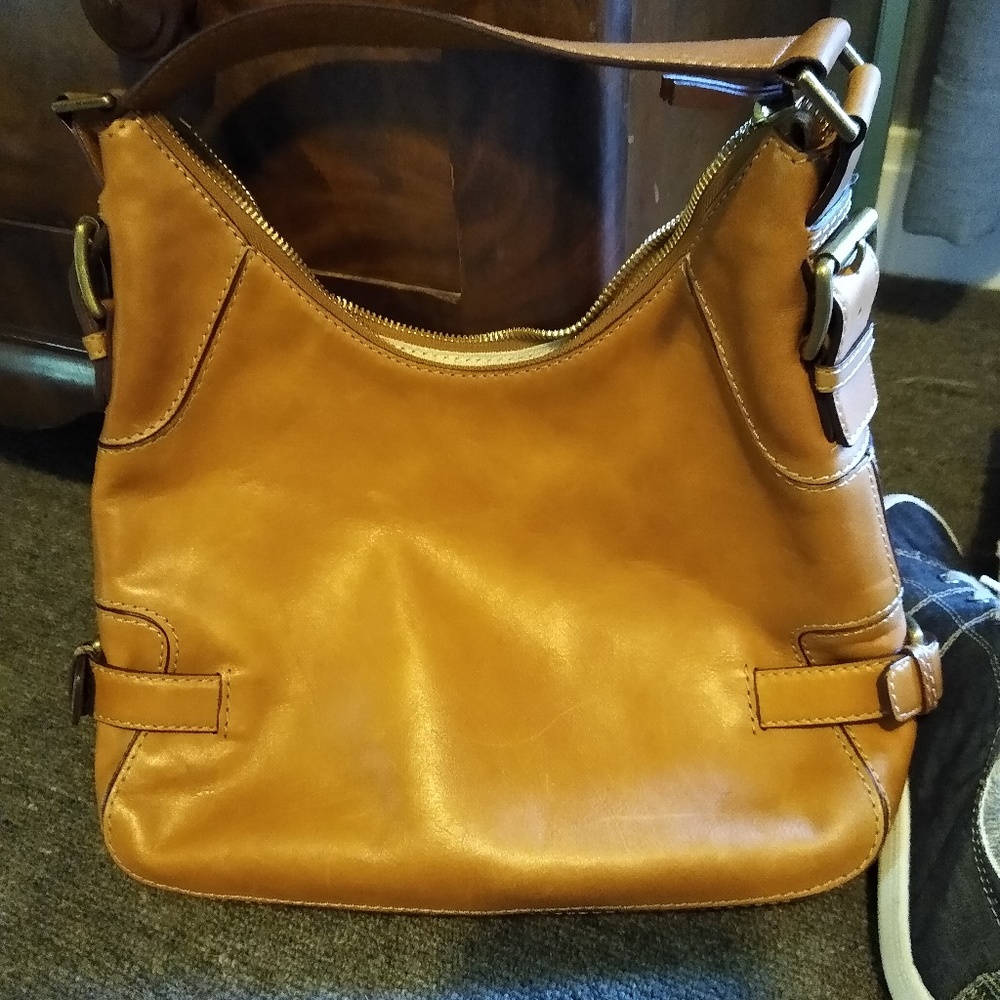 Micheal Kors leather vintage shoulder bag.